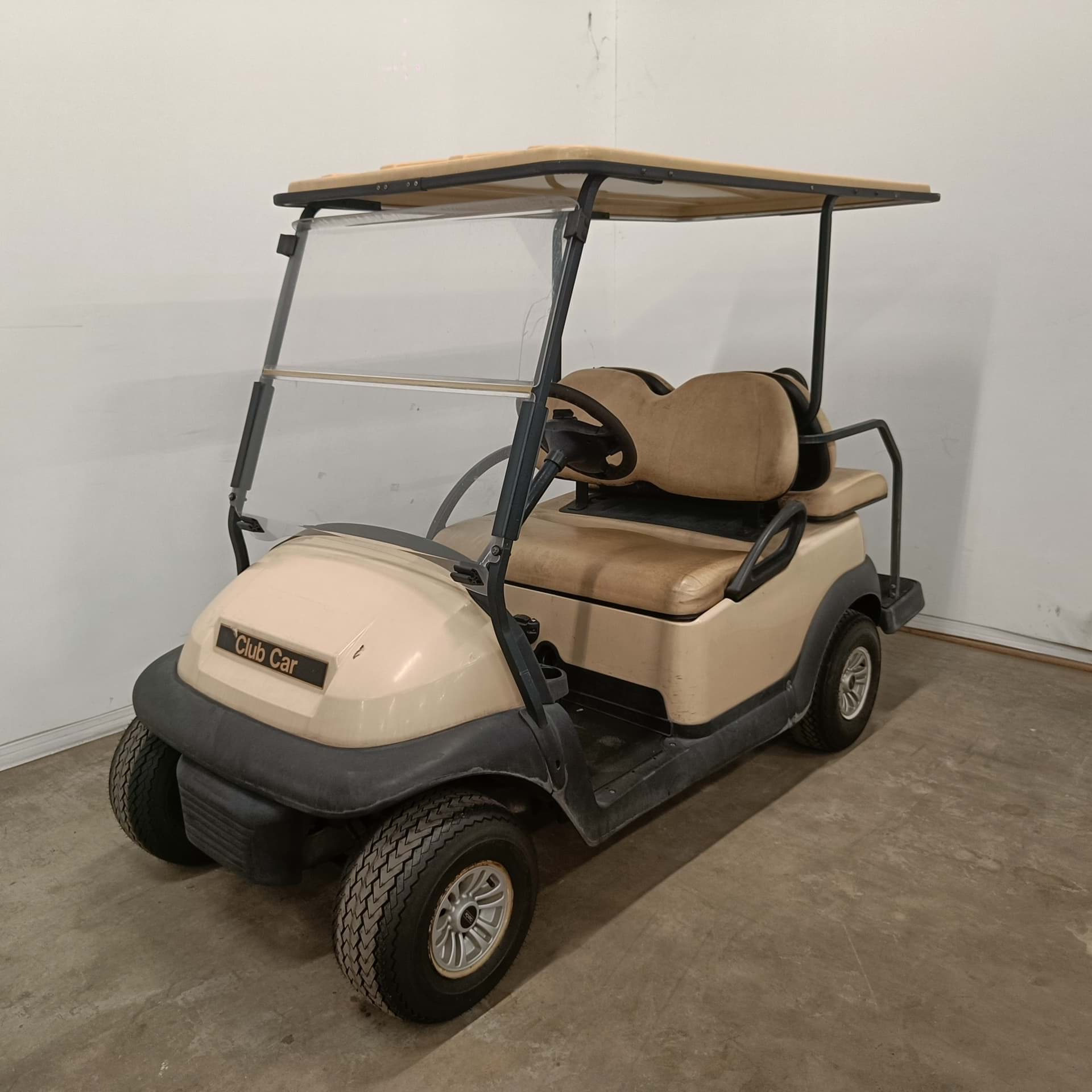 Picture of Trade - 2018 - Electric lithium - Club Car - Villager 4 - 4 seater - Beige