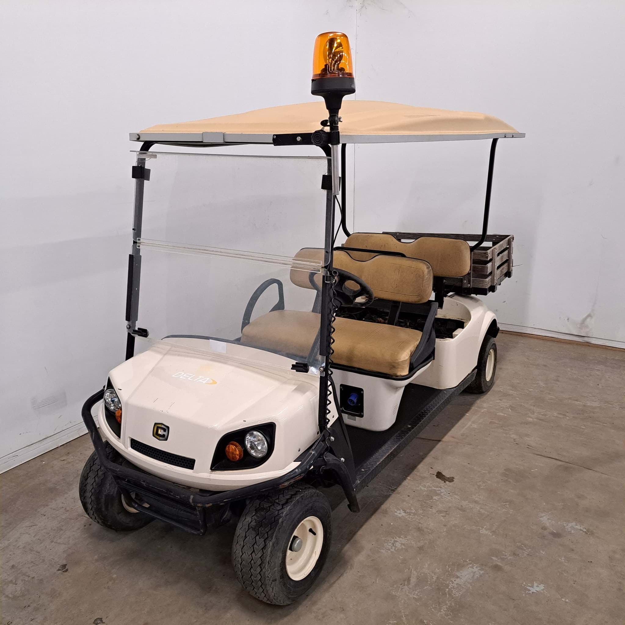 Picture of Trade - 2019 - Electric 72v - Cushman - Shuttle 4 - 4 Seater - White